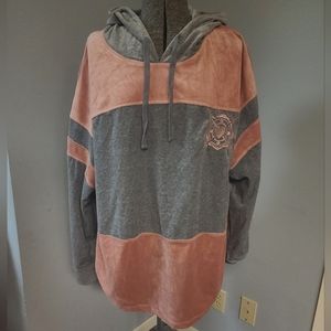 BLUSH AND GREY TUNIC HOODIE WITH VELOUR ACCENT LORALETTE  SZ 2X